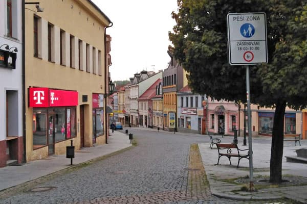 Výsuvné sloupky zabrání neoprávněnému vjezdu v Příbrami