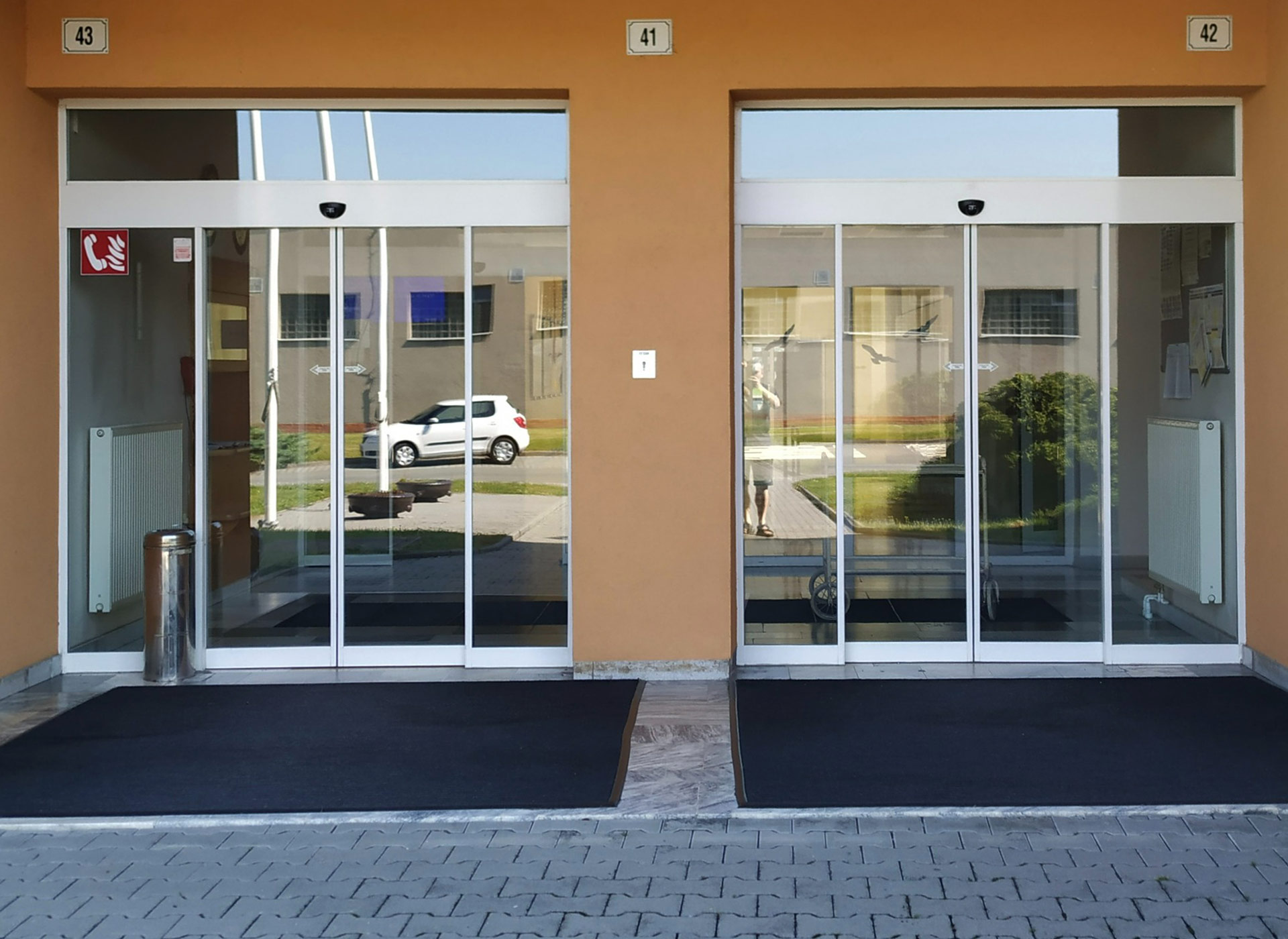 Realizace automatické posuvné dveře